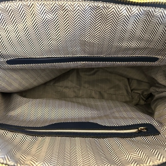 NWOT Navy Tote Bag with Adjustable Straps - Picture 5 of 9